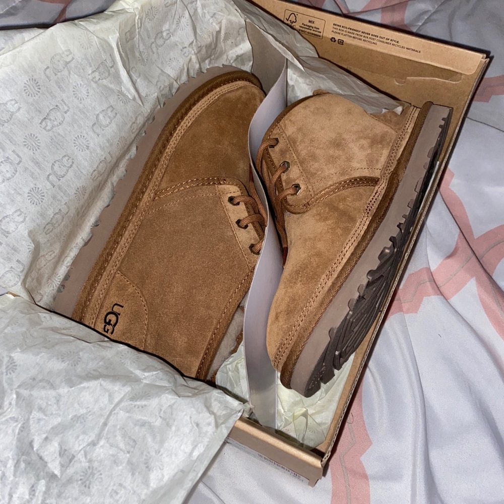 Boy Ugg’s - Picture 1 of 4